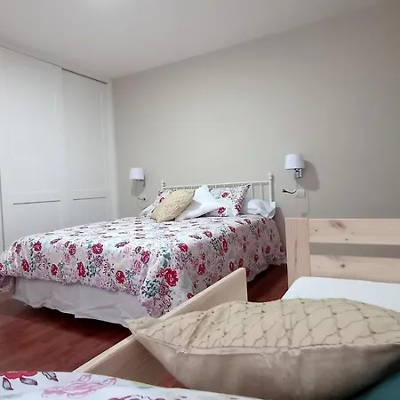 O Lagar Grande Y Luminoso. 8 Personas.