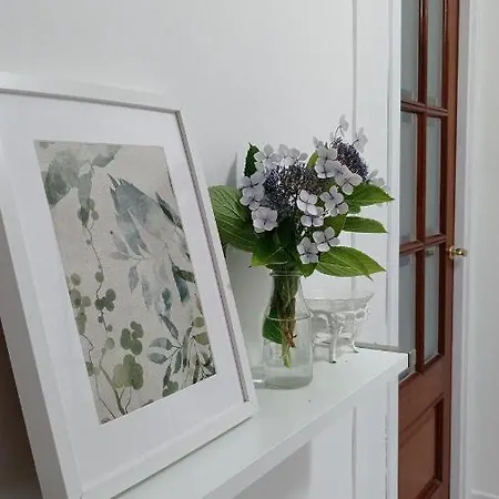 O Lagar Grande Y Luminoso. 8 Personas.